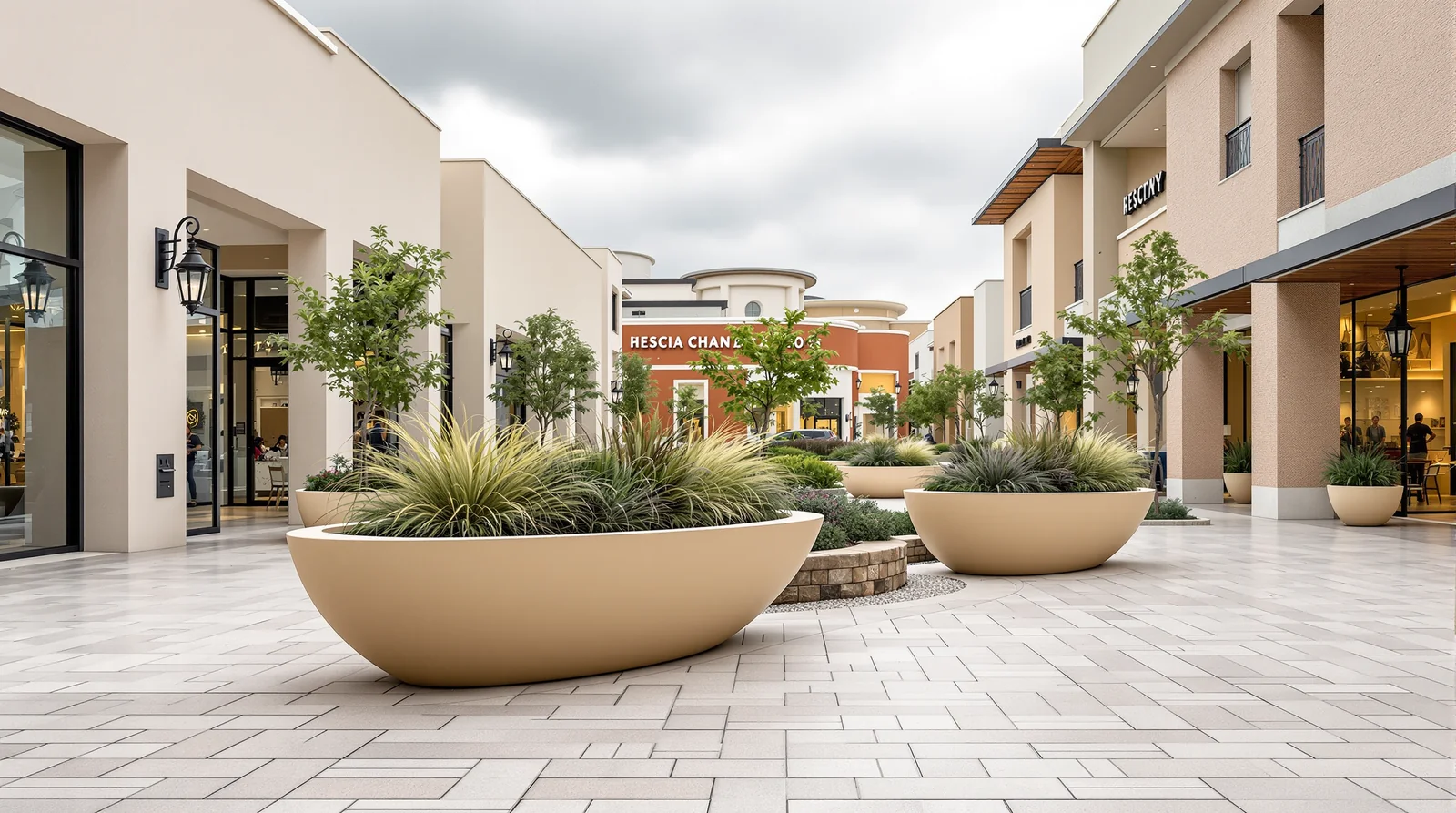 Bowl de fibra de vidrio en tono cálido neutro en plaza comercial mexicana al aire libre, día nublado suave